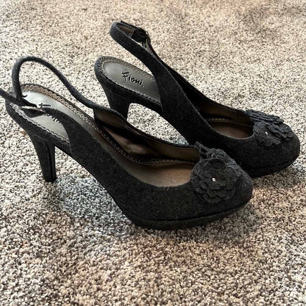 NWT grey heels with floral decor